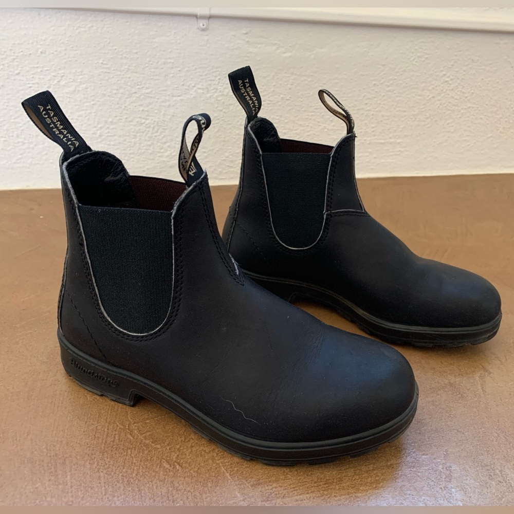 Blundstone black premium leather classic Chelsea boot, W 7, M 5